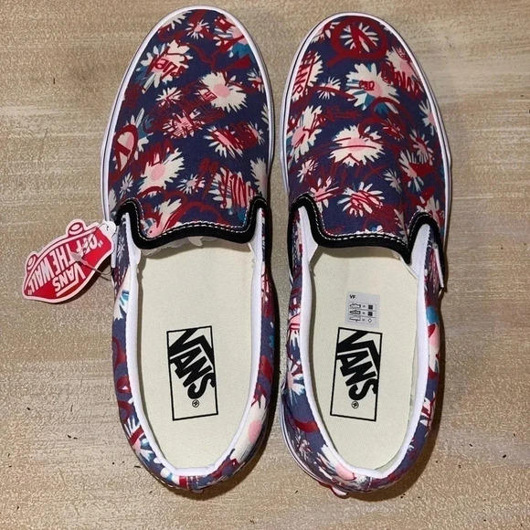 VANS Classic Slip On.
Vans Crew. Floral/Red - Picture 3 of 10